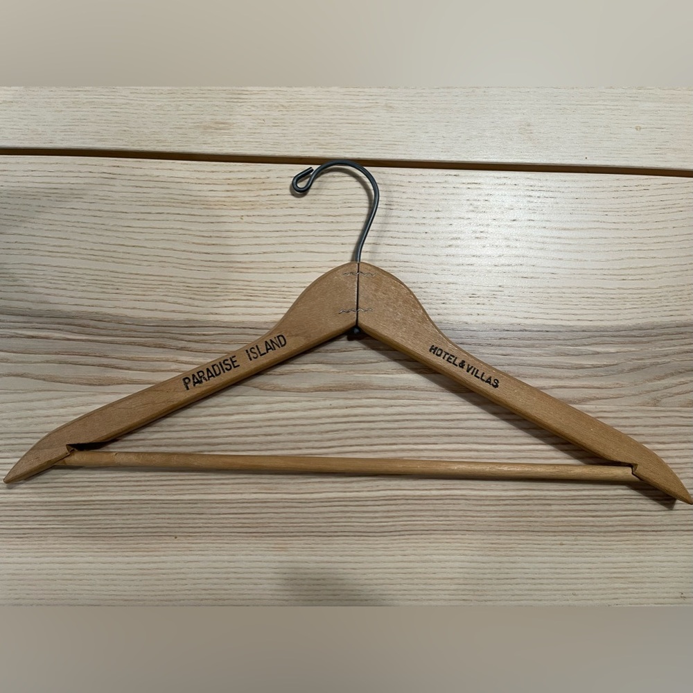 Vintage Paradise Island‎ Hotel Villa Wooden Hanger